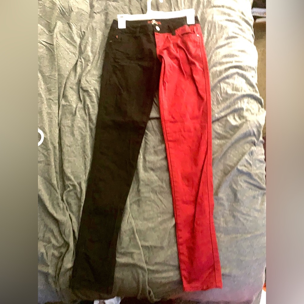 Harley Quinn jeans, color black and red,size 1